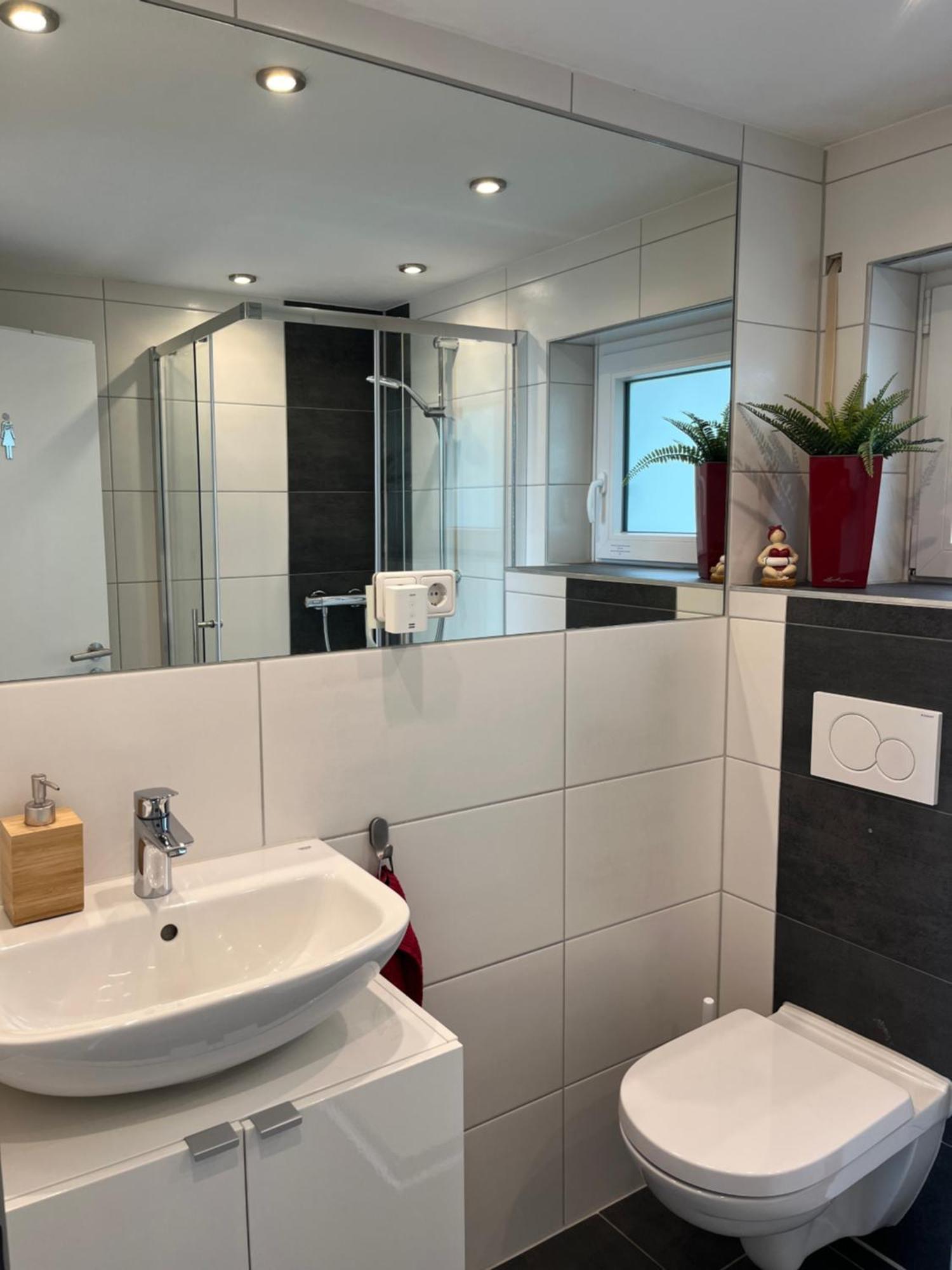 Apartment Haus Hutzelbuck In Idyllisch-grüner Lage Nähe An *