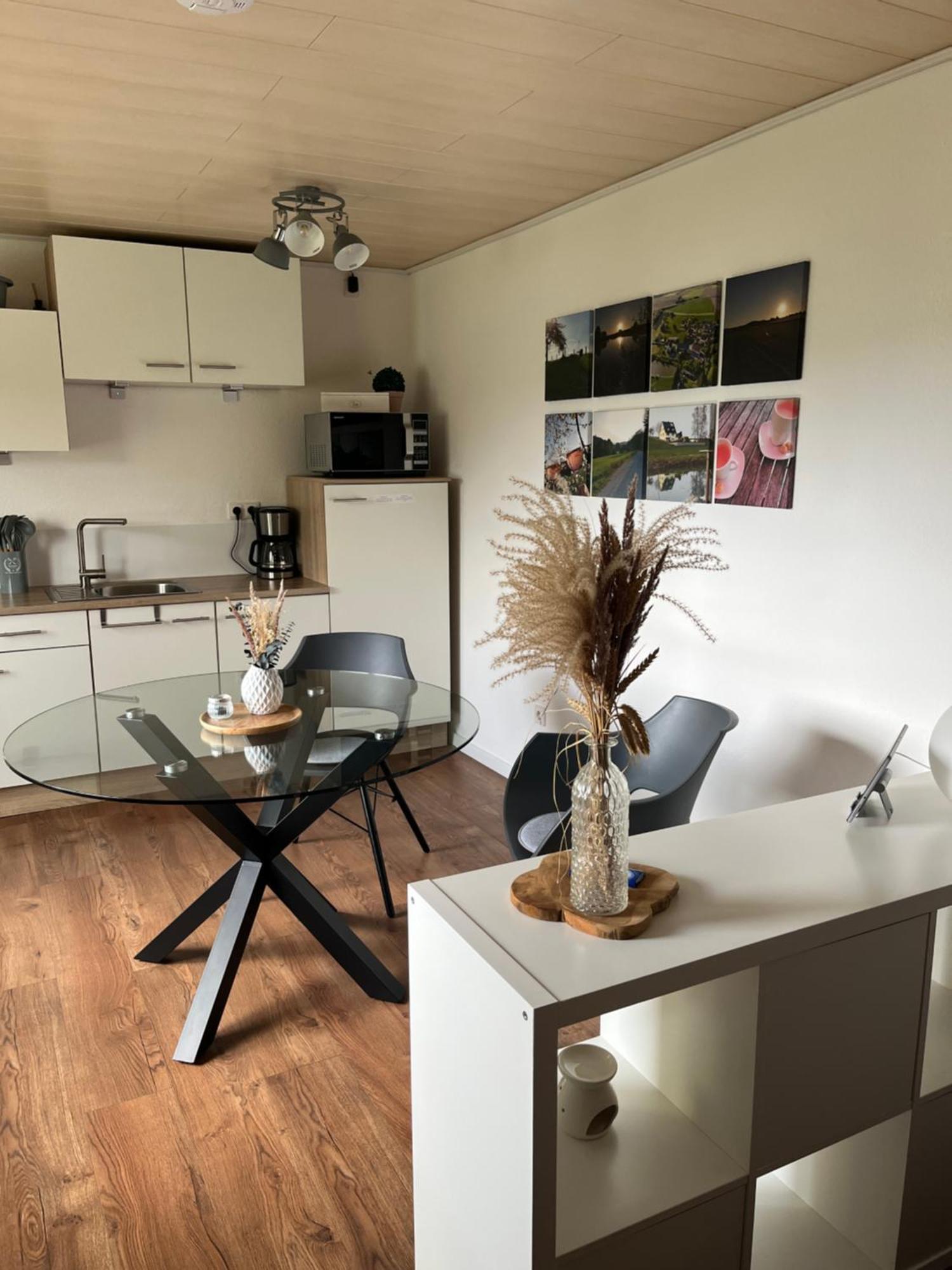 Apartment Haus Hutzelbuck In Idyllisch-grüner Lage Nähe An Ansbach