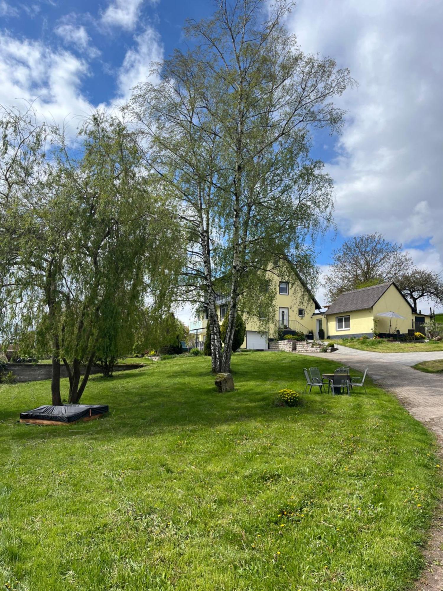 Haus Hutzelbuck In Idyllisch-gruener Lage Naehe An Apartment Ansbach
